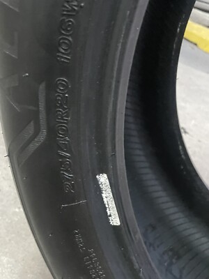 Dunlop SP Sport Maxx GT 265/40ZR21 Tire