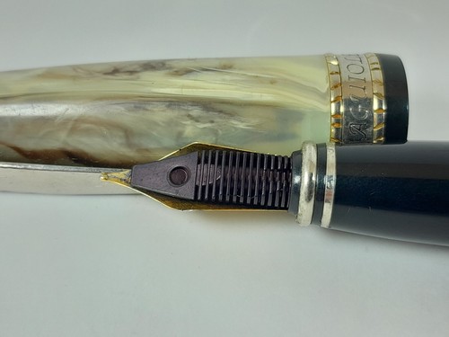 PLUMA FUENTE FRANCESA DE COLECCIÓN LAGUILE EGRITE PLÁSTICO MÁRMOL - Imagen 10 de 12