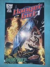 Danger Girl Mayday # 1  IDW Comic Books 1st Print 2014 Sub Subscription Variant