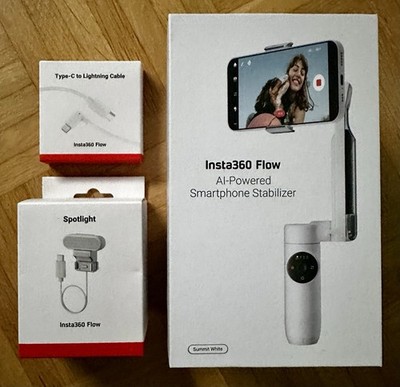 Smartphone Gimbal Insta 360 Flow + Spotlight + Type-C to Lightning
