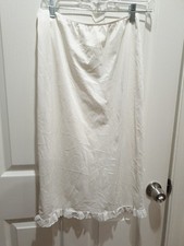 VTG Sears The Doesnt SlipSmooth Non Cling Half Slip White Medium