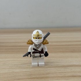 Lego Ninjago 9440 Venomari Shrine 99% Complete - All Minifigures