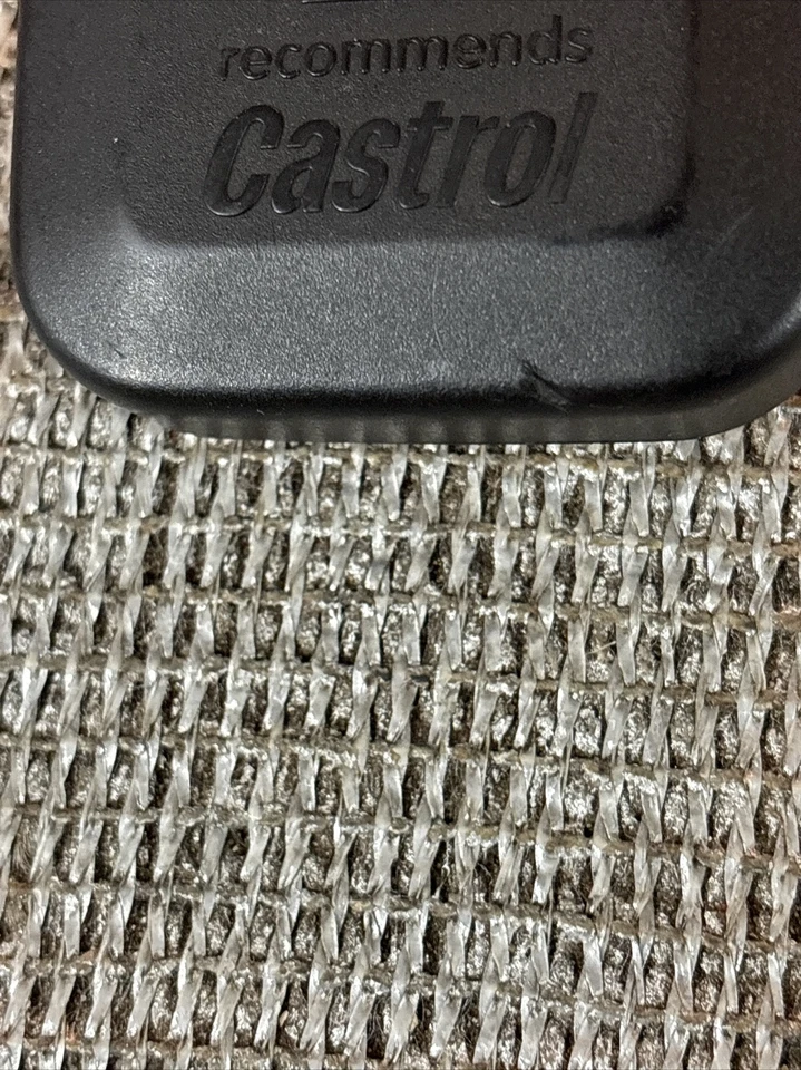 11127509328 油填料盖宝马 325xi 2004 — 第 2/4 张图片