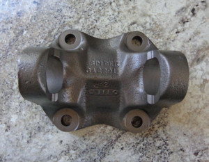 NOS Spicer Flange Yoke #C42291 Driveshaft 1310 Series 2-2-579 (Location 40-4)