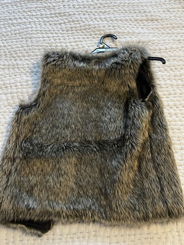 Girls Old Navy Large (size 10-12) Faux Fur Vest - Picture 2 of 2