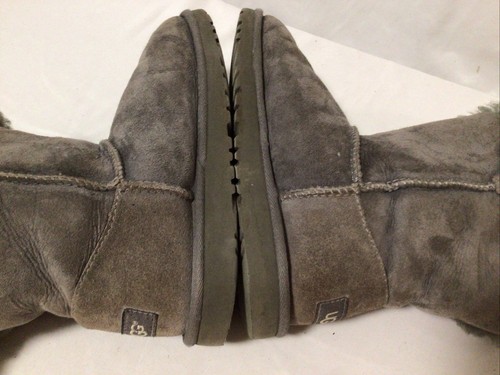 UGG Australia  Bailey Button II Kids Youth Boot Size 4 Gray EUR 34/UK 3....L27 - Afbeelding 7 van 10