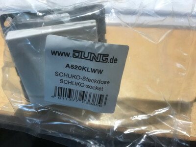 Jung A520KLWW SCHUKO-Steckdose m. Klappdeckel IP44