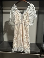 Boohoo White Lace Flutter Sleeve V-Neck Mini Dress Size US 6 – Elegant & Chic