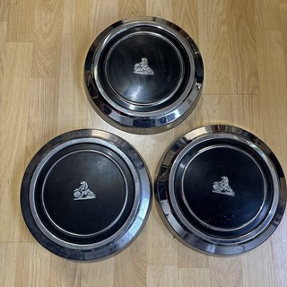 Holden Hub Cap X 2