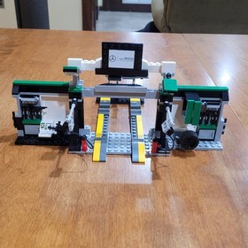 LEGO 75883 Mercedes AMG Petronas Formula One Team Speed Champion Incomplete READ