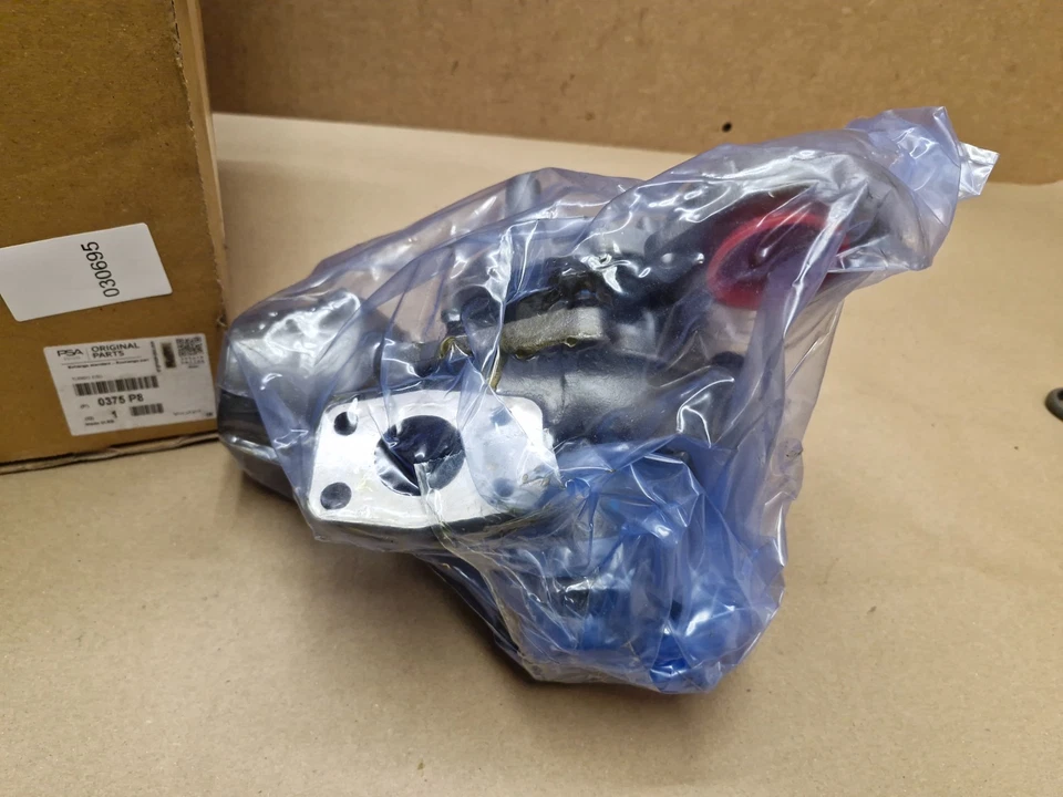 Cargador Turbo Peugeot Citroen 1.6 HDi Diesel 5008 3008 Partner 0375P8 Original Foto 4 de 4