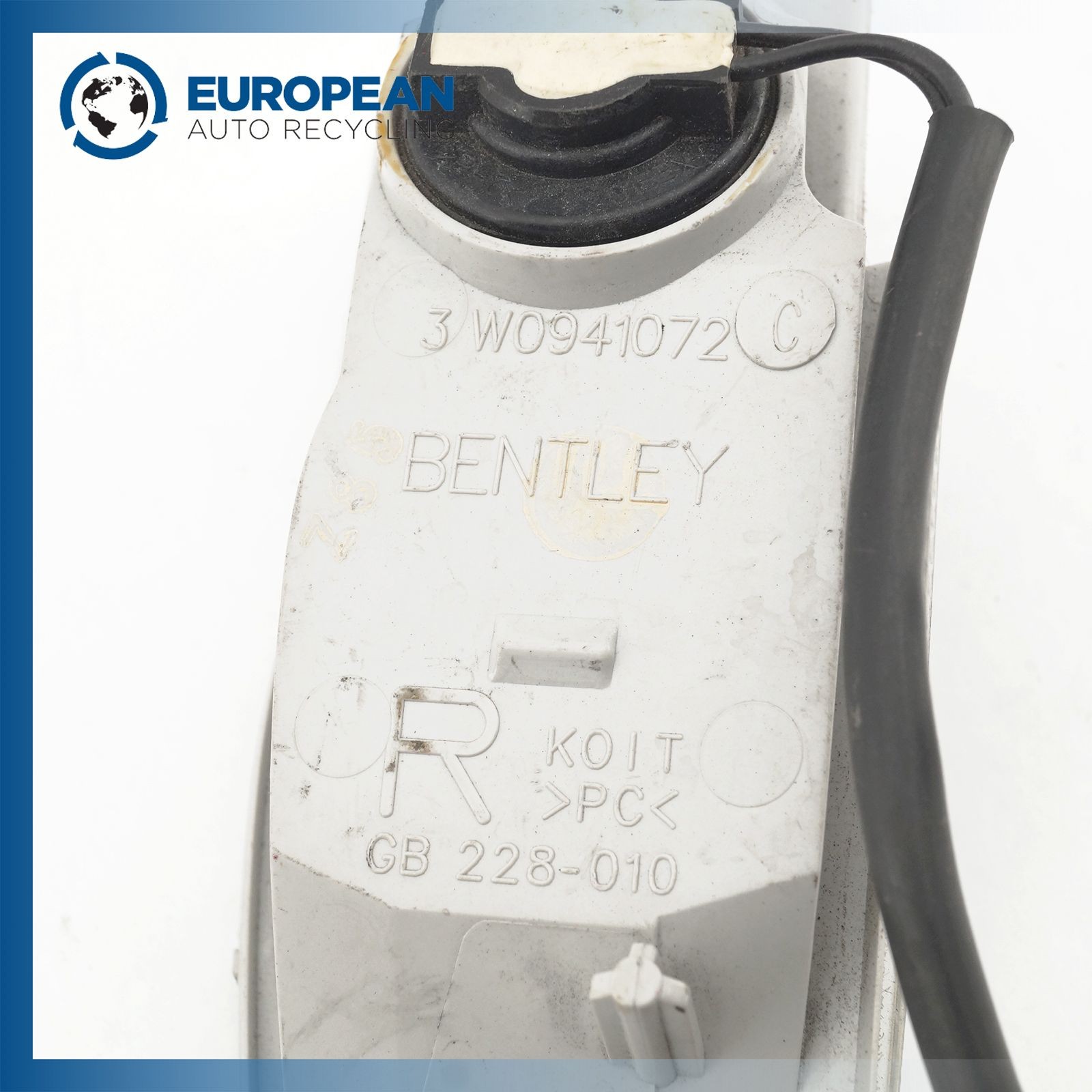 04-12 BENTLEY FLYING SPUR Right Passenger Side Back-up Lamp - OEM 3W0 941 072 F