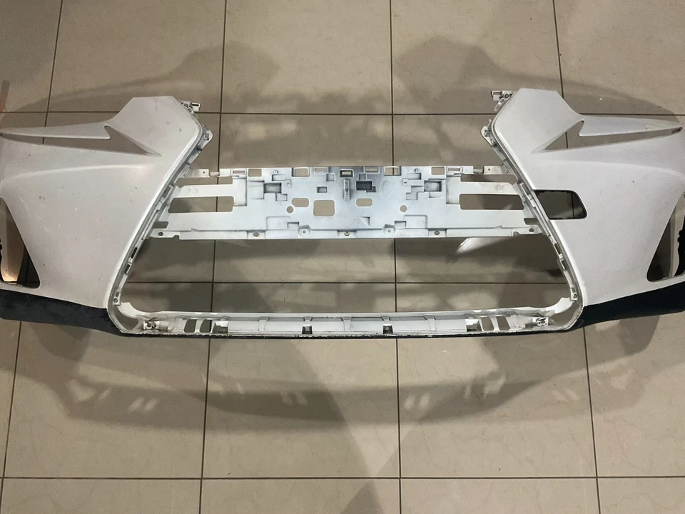 Capa de para-choque dianteiro branca 17 18 LEXUS IS200t IS250t IS350 f-sport 52119+53b80 fabricante de equipamento original - Imagem 3 de 4