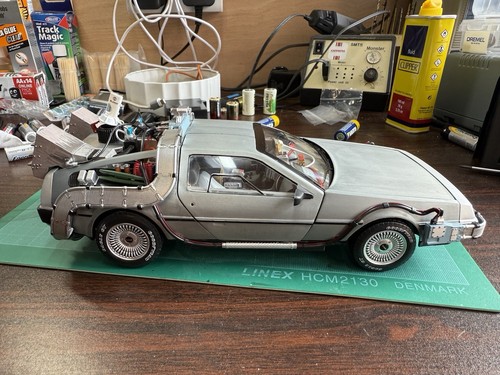 Hot Wheels Elite Back to the Future DeLorean Ultimate Edition - Imagen 8 de 20