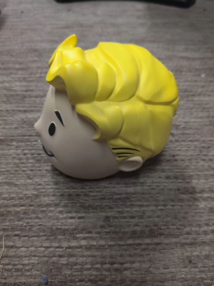 Fallout Vault Boy Hasbro Yahtzee Game - Display Only Never Played - Image 2 of 4