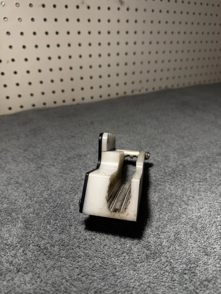 KLX 110 / DRZ 110 Two Brothers Racing Chain Guide Stock basculante Foto 3 de 4