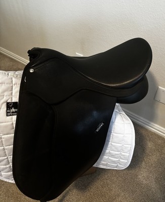 adjustable 17.5 wintec 500 wide saddle wool flocked  excellent condition