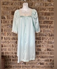 Vintage JCPenney Robe Gown Nightgown Green Womens Size Medium Nylon Lace