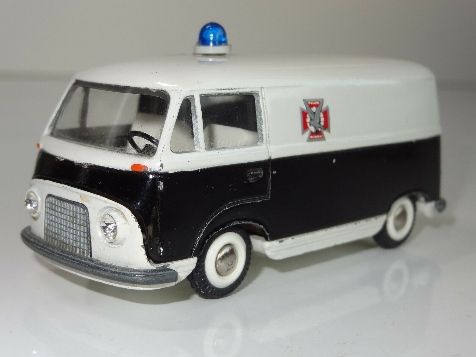 Tekno 415, Ford Ambulance - Free Price Guide & Review Tekno 415, Ford Ambulance - Free Price Guide & Review