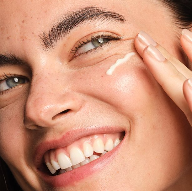 avon anew retinol lip treatment with vitamin c and retinol Smoothing Serum 30ml It Helps Retexture The Look Of Skin And Smooth The Appearance Of Wrinkles Only the facts! 💅 Anew