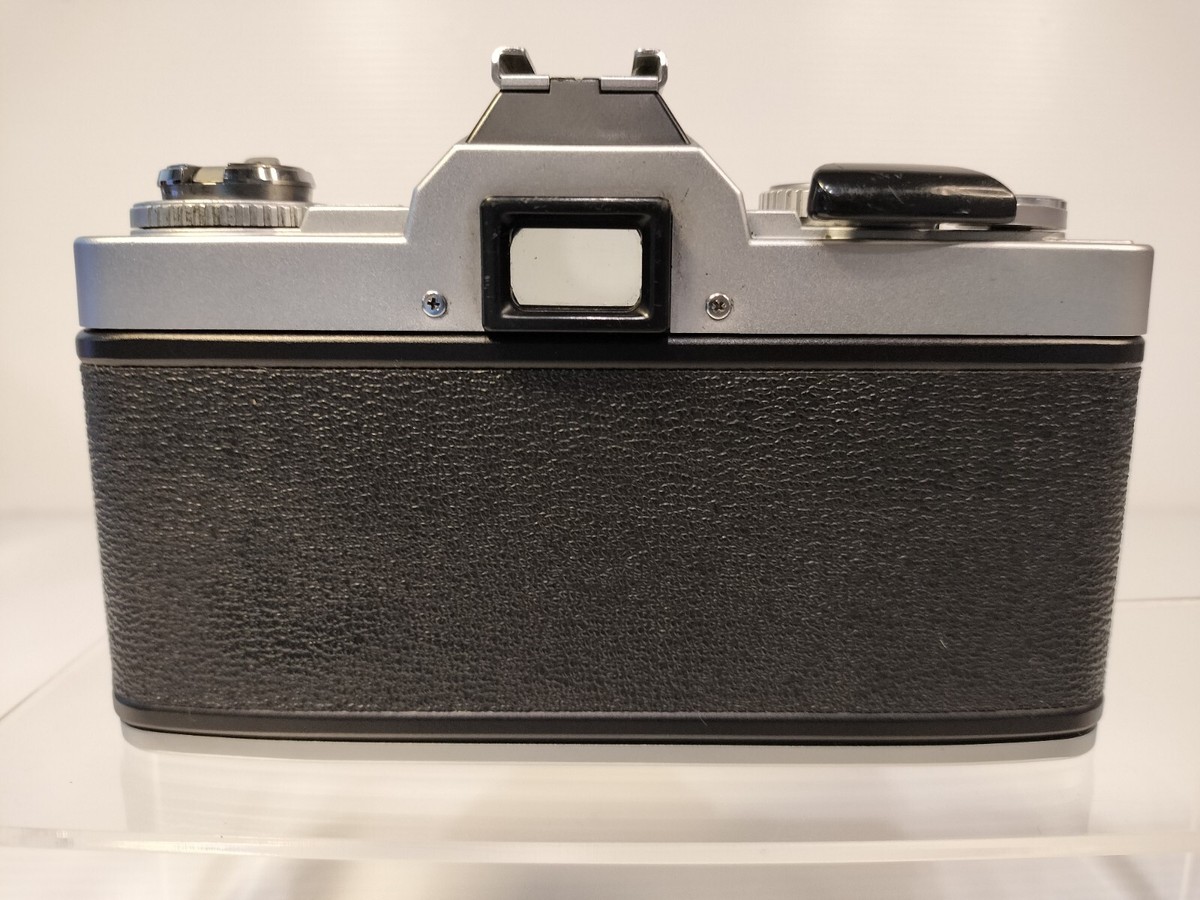 Minolta X-7 35mm SLR Film Camera & MD 50mm f/1.7 Lens Tested Japan