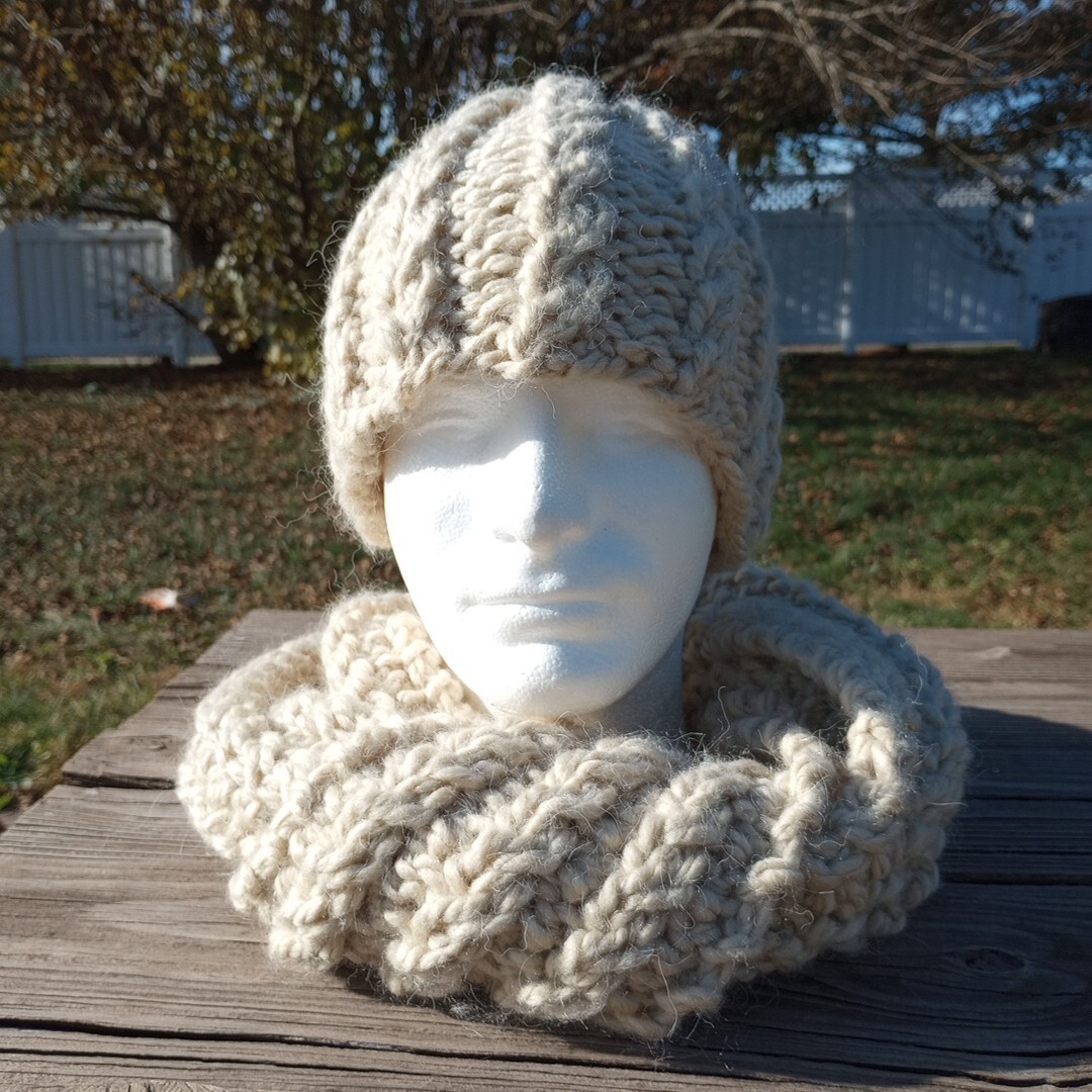 Womens Handmade Alpaca Beanie Hat and Scarf Set Beige Cable  display picture 3
