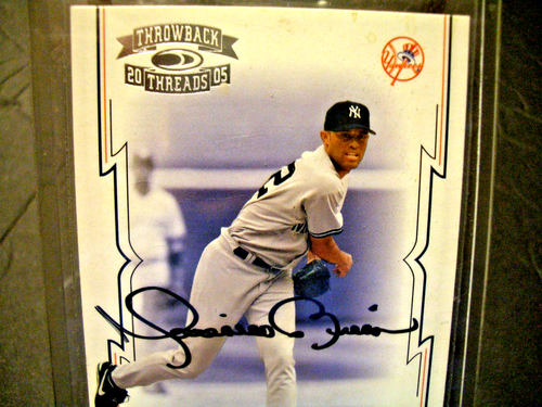 Mariano Rivera - 2005 Donruss Throwback Threads Card # 42 - Autograph - Picture 3 of 12