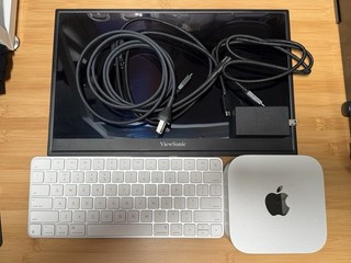 Mac Mini M4 Magic Keyboard ViewSonic VP16 OLED
