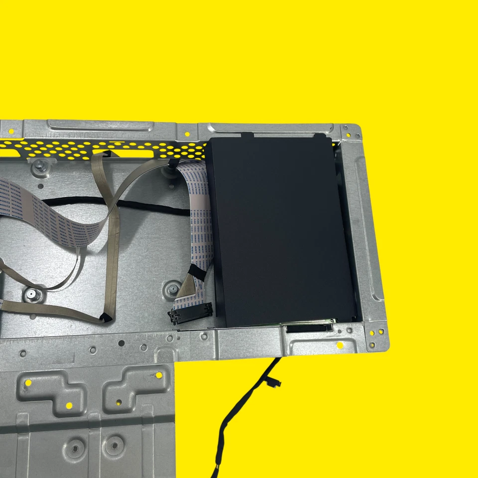 ASUS va27e Mother Board / Power Supply Board #6453 z63/526 - Image 2 of 4