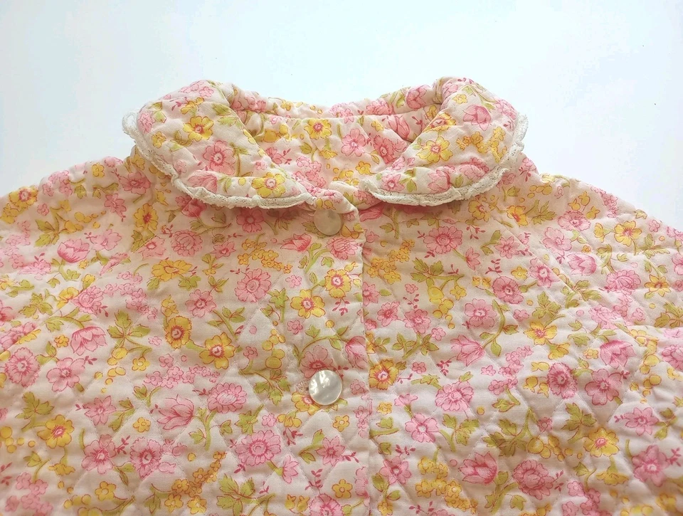 Bata Acolchada De Colección Años 60 Niñas Talla 5 Rosa Calicó Floral Manga Larga Botón Cosida a Mano Foto 4 de 4