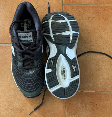 Diadora Mythos BlueShield Ortholite Fußbett Sport Lauf Schuhe Anthrazit Gr. 41