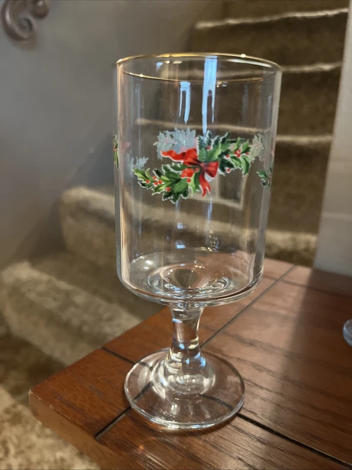 4 Pfaltzgraff Christmas Heritage 8oz Goblets - Image 2 of 4
