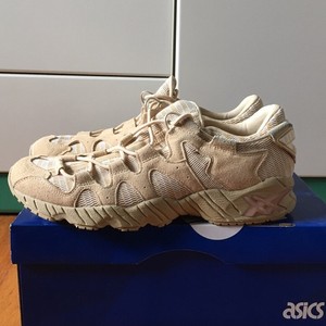 asics us 10 in uk size