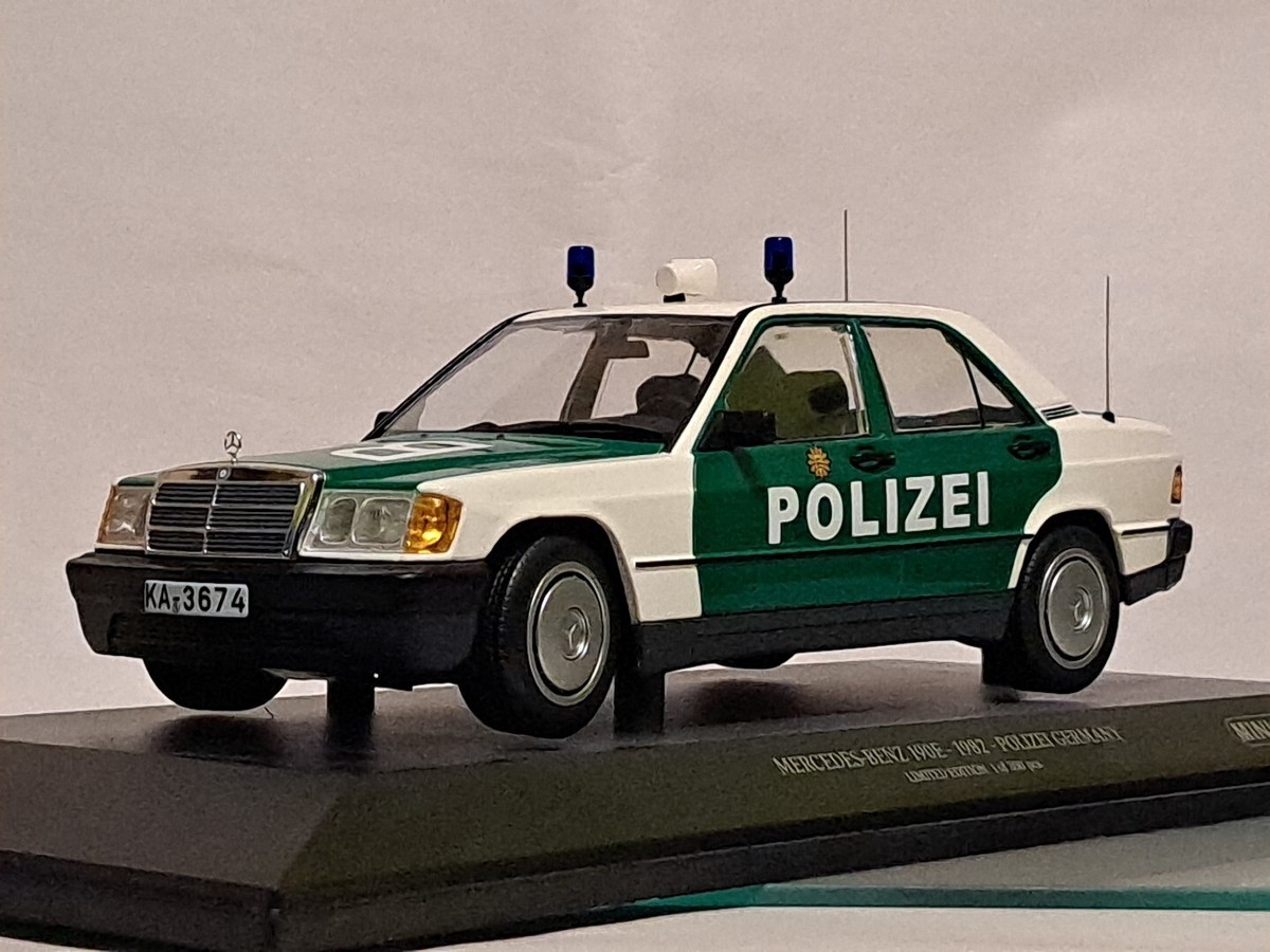 1:18 Scale Mercedes Benz 190E German police car Diecast model