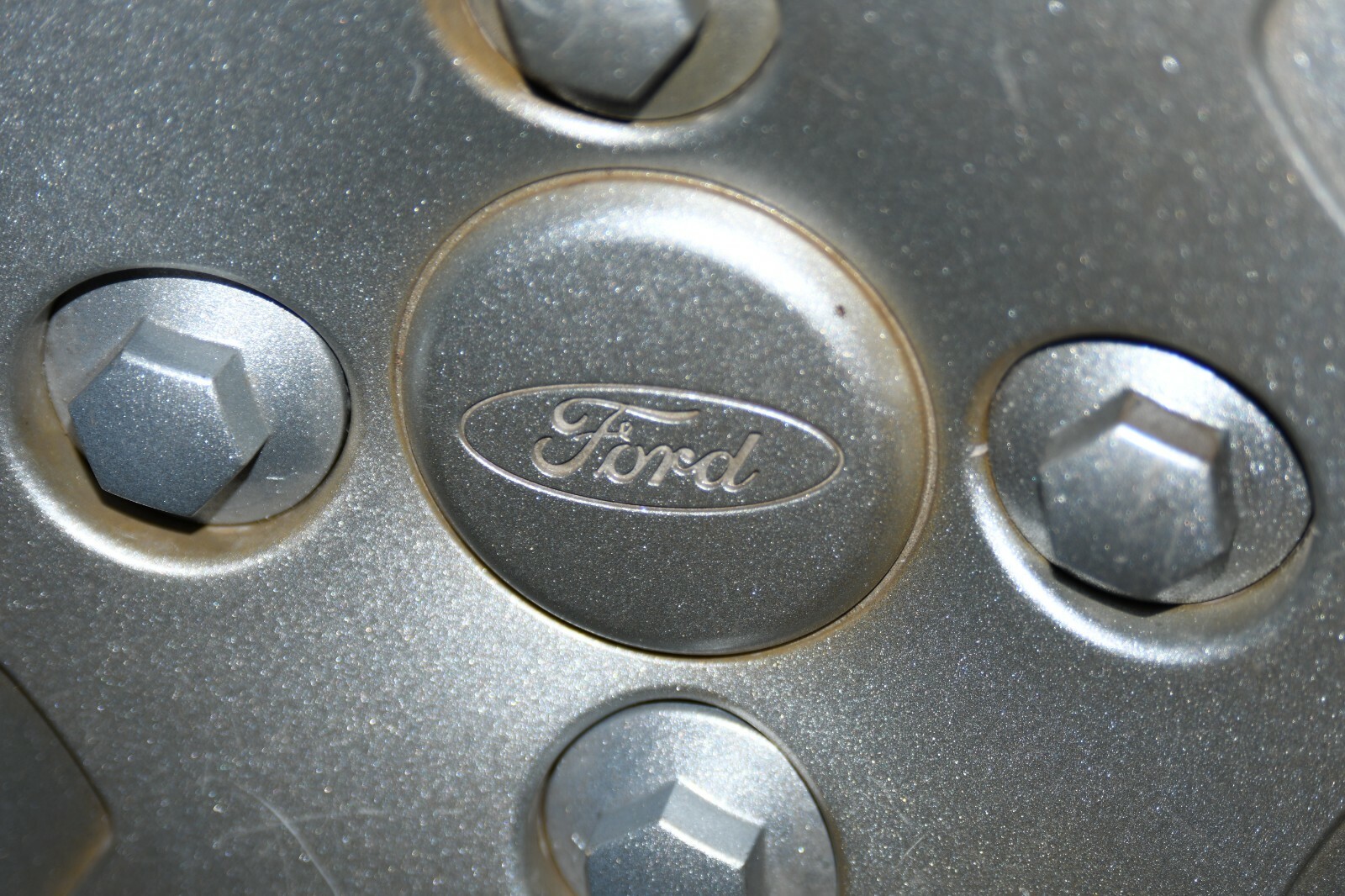 20062011 Ford Focus Hubcap 15" Wheel Cover Lug Nuts 7044 8S431130AA