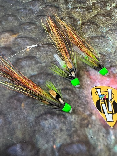 V Fly Ultimate Signature Lightning Bolt HULK Conehead Tubo Salmone mosche e ganci - Foto 1 di 4