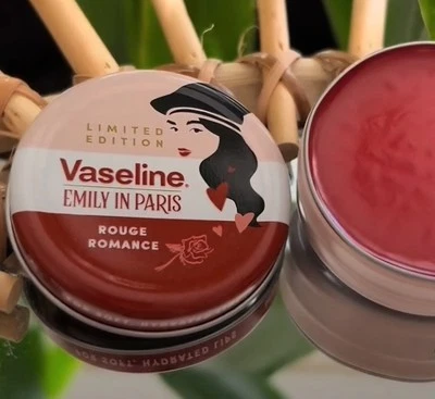 Vaseline Emily in Paris Lip Balm Tin Rouge Romance 20 g Limited Edition