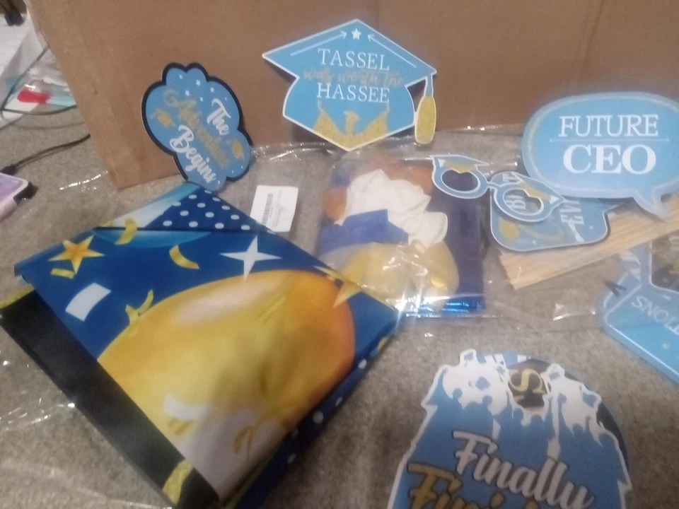 Pack Fiesta Temática Felicitaciones Graduados Foto 2 de 4