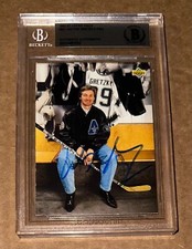 WAYNE GRETZKY SIGNED CARD 1992-93 UPPER DECK AUTO BAS BECKETT AUTHENTICATED