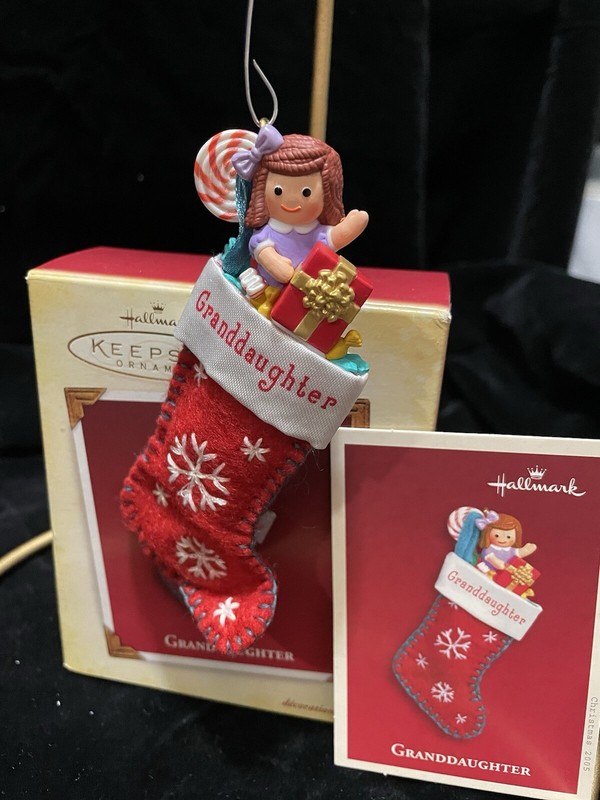 Granddaughter Christmas Tree 2005 Hallmark Keepsake Ornament