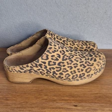 Dansko Brenda Women’s 10.5 EU 41 Leopard Suede Mules Clogs Cheetah Wood Shoes