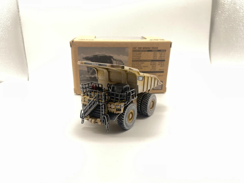 1:125 Scale Cat 793F Mining Truck Muddy Edition DM DieCast Masters 85518C - Image 3 of 4