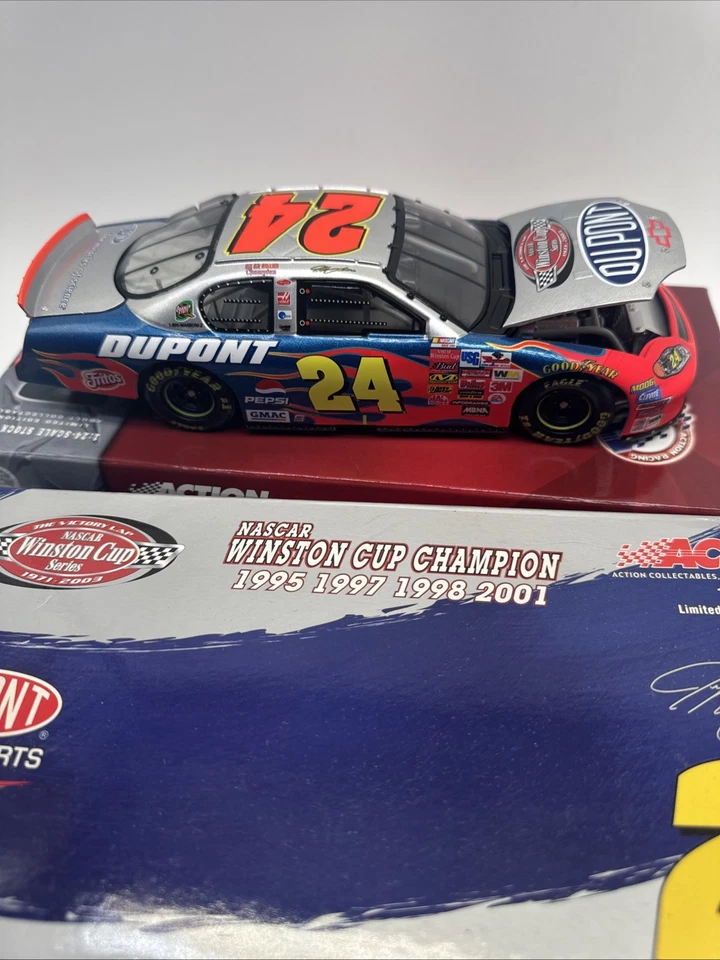 Jeff Gordon #24 Winston Cup Series Champion, 2001 Nascar 1/24 Scale Die-cast  - Image 4 of 4