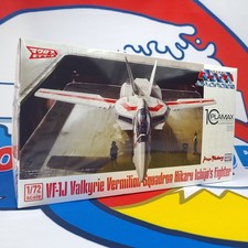 Macross VF-1J Valkyrie Vermilion Squadron Ichijyo Hikaru Fighter 1/72 Model Kit