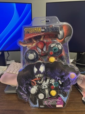 Naki World Spiderman and Venom (99507) 2 Brand New Controllers GameCube Nintendo