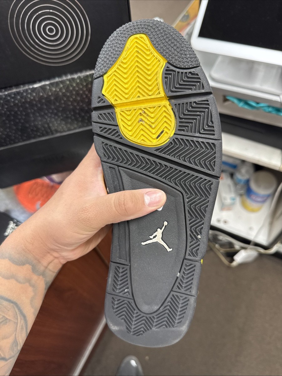 Jordan 4 Retro Thunder (2023) View 5
