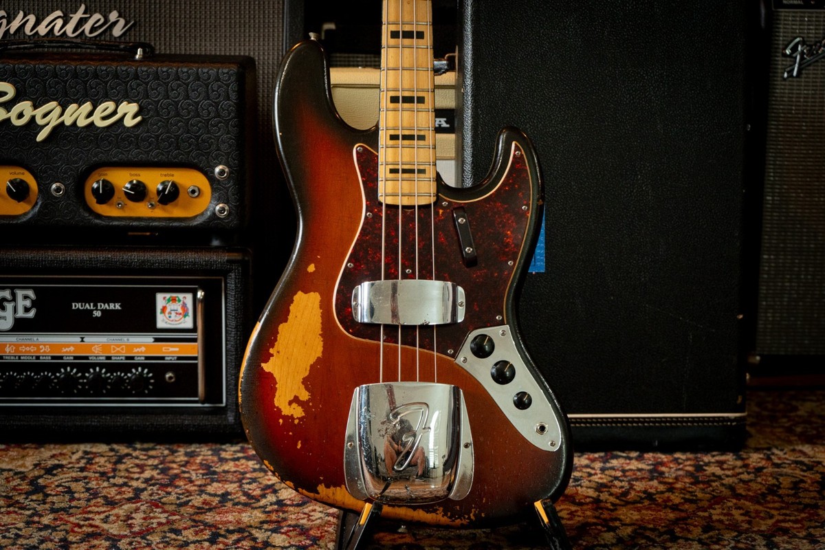 Vintage Jazz Bass 4弦 Fenderストラップ付 Fender Jazz Bass 1973 Original – Sunburst – Maple Fretboard Black