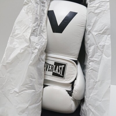 ポテトフラインガー！！RVCA + Everlast ボクシンググローブ ポテトフラインガー様専用！！RVCA + Everlast ボクシンググローブ