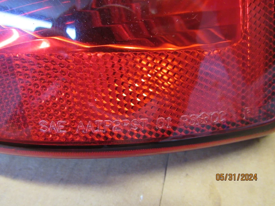 Lanterna traseira lateral esquerda para motorista Dodge Caravan 2001 2002 2003 fabricante de equipamento original - Imagem 2 de 4