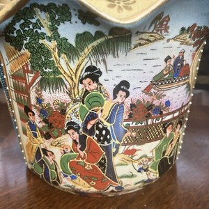 Vintage Asian Hand painting Basket Japanese Satsuma Gilded
